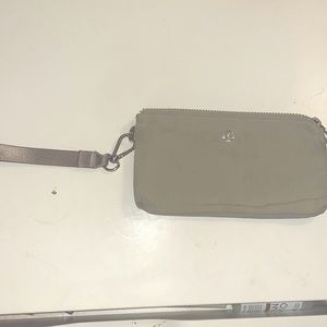 Lululemon curved wristlet walet